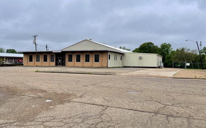 Pictures of Industrial property located at 2689 Livingston Road, Jackson, MS 39213 for sales - image #1
