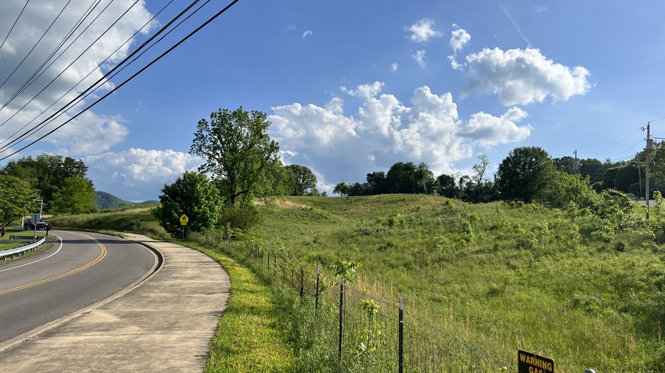 1685 Lone Oak Rd, Johnson City, TN 37604