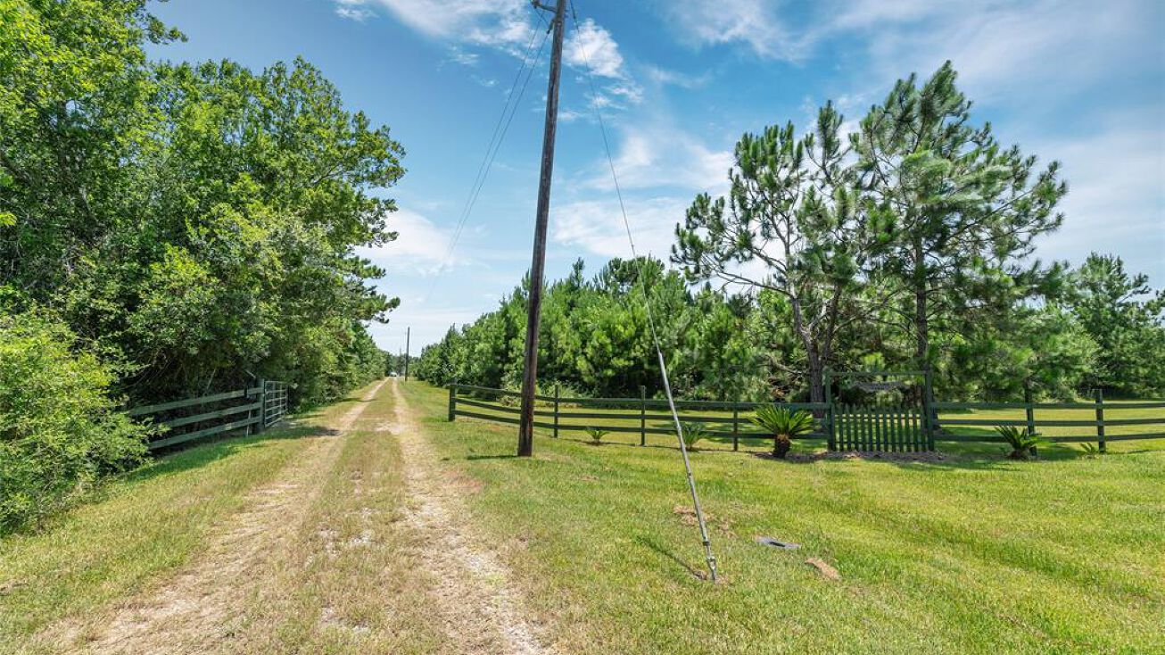 Pictures of Land property located at 1511 Hankamer Loop Rd, Hankamer, TX 77560 for sales image 1