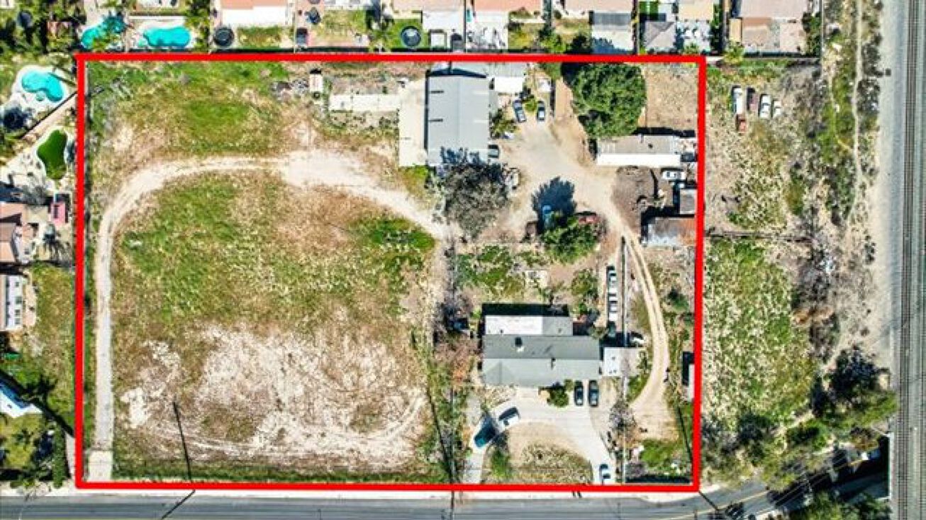 1165 W Olive St, Colton, CA 92324