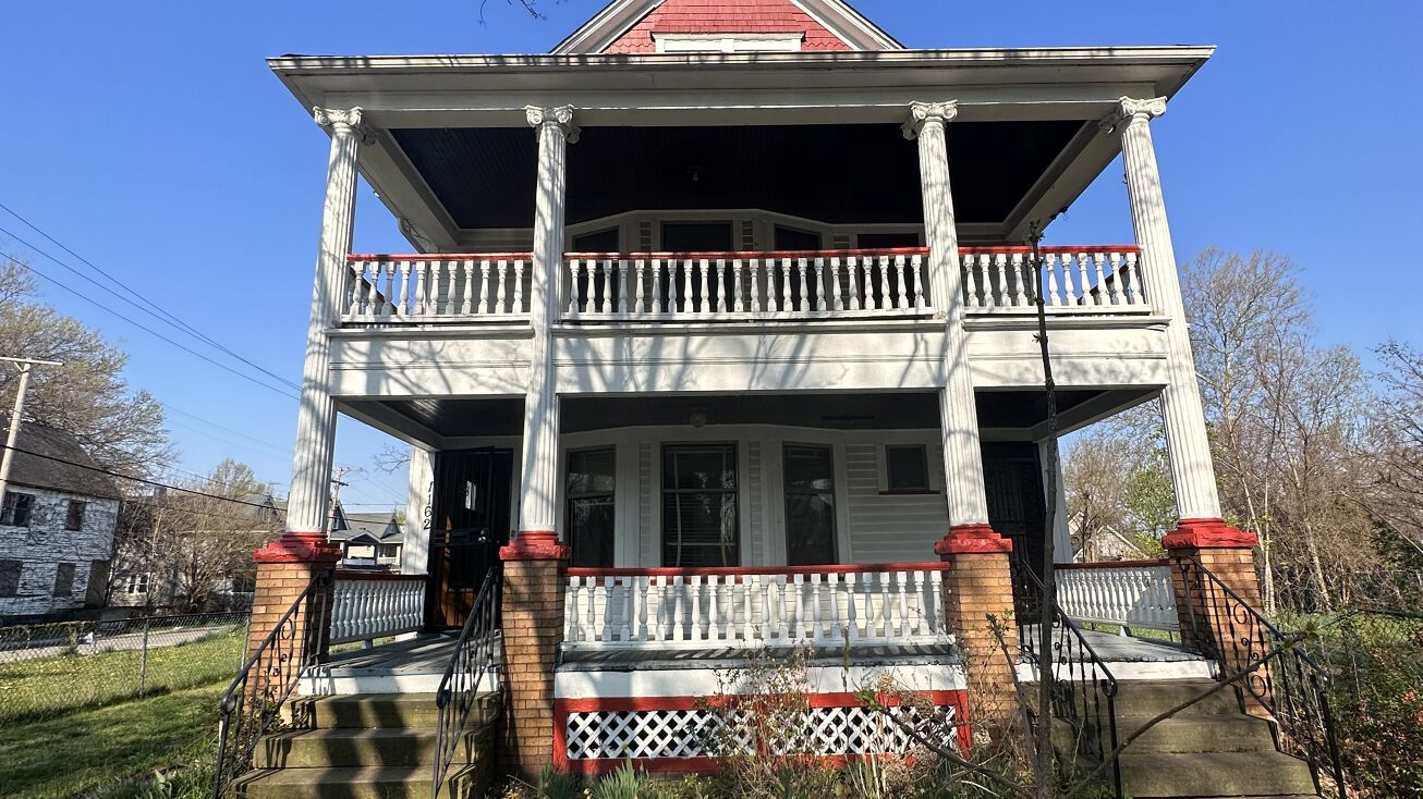 1162 E 74th St, Cleveland, OH 44103