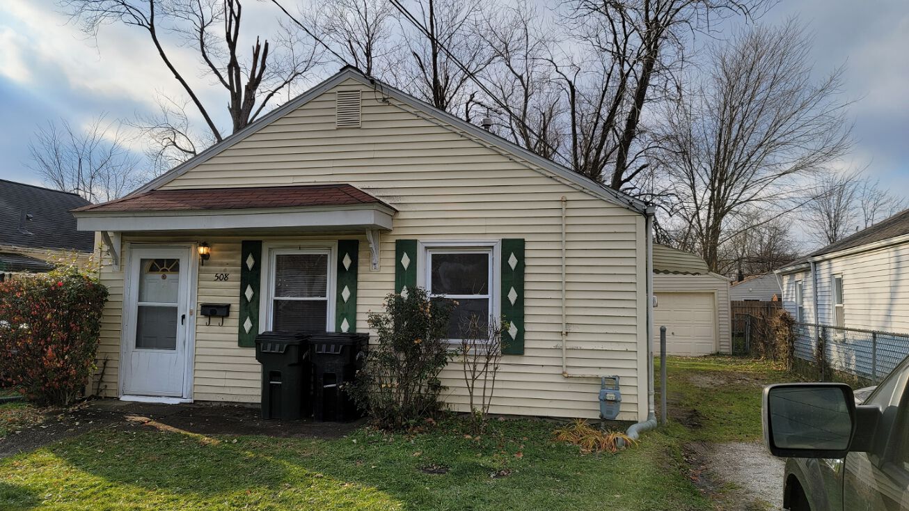 122 Elbe St, Elyria, OH 44035