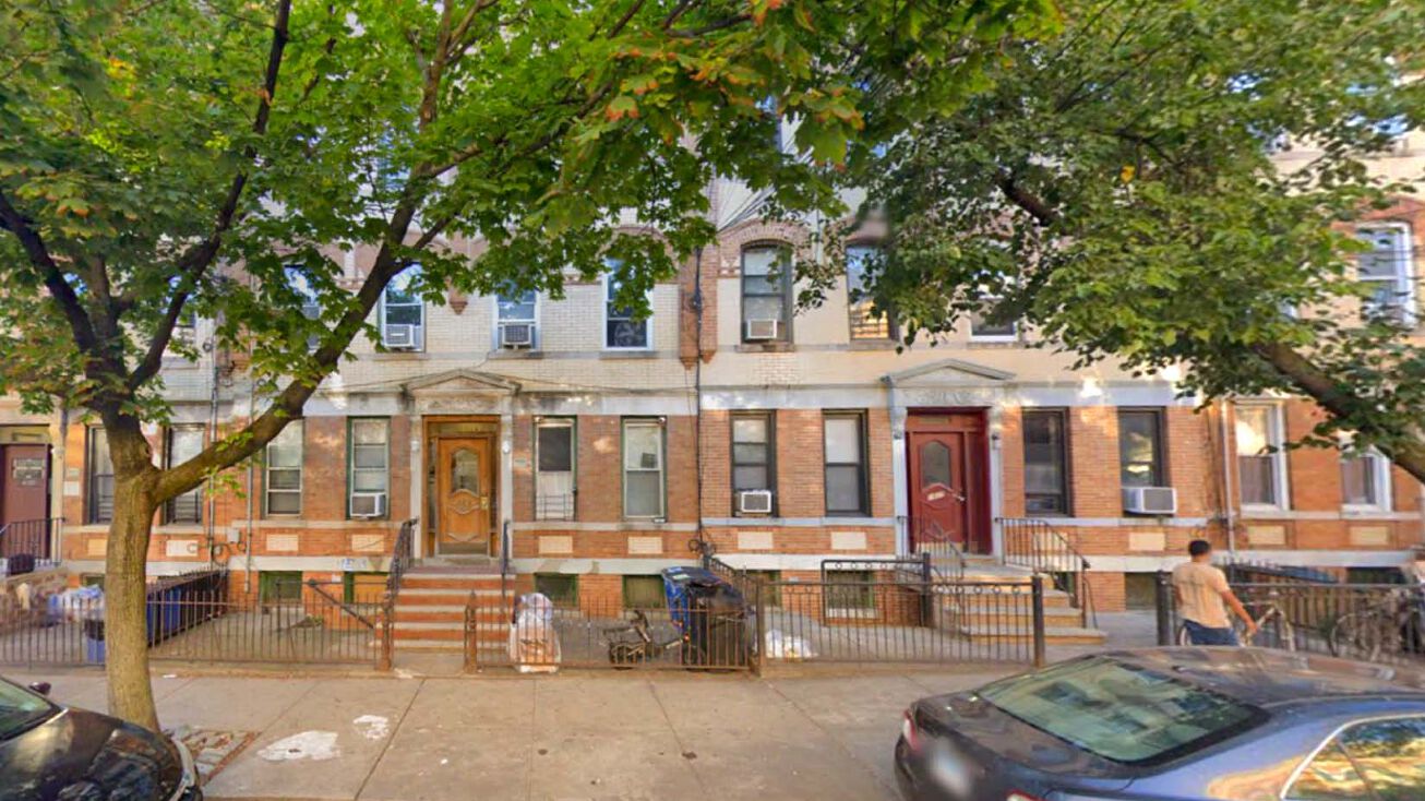 182325 Cornelia St, Ridgewood, NY 11385