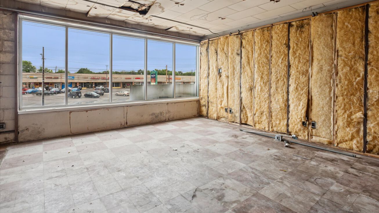 2221 Brookpark Rd, Parma, OH 44134