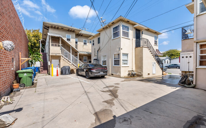 Pictures of Multifamily property located at 234 W 39th St, Los Angeles, CA 90037 for comps - image #1