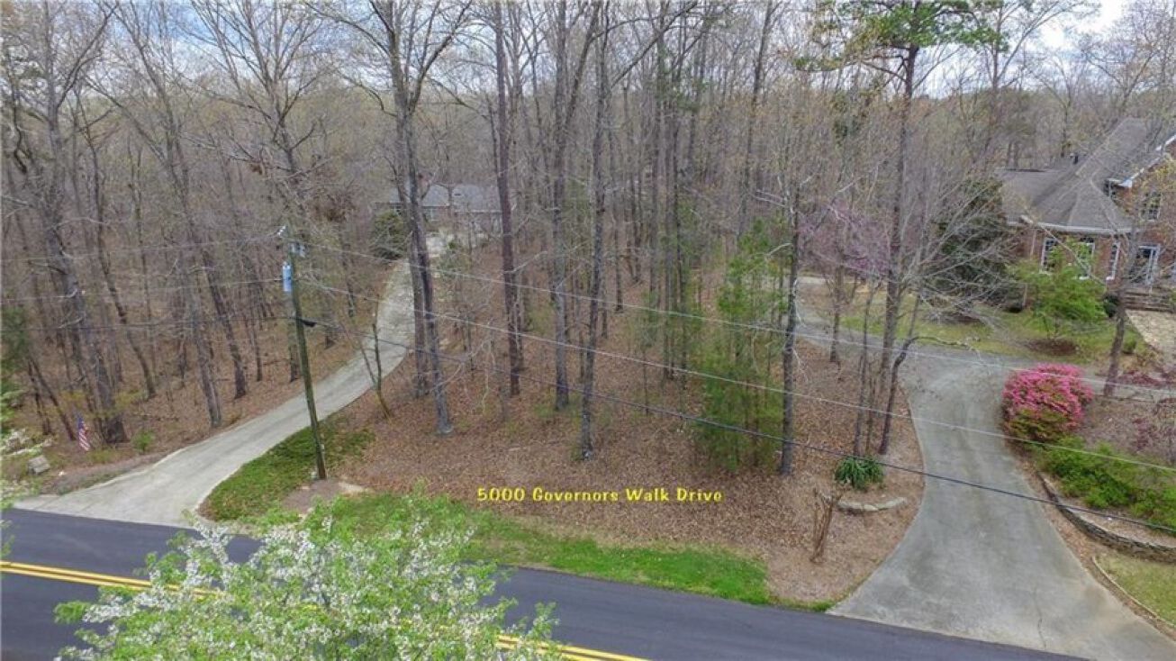 5000 Governors Walk Dr, Canton, GA 30115