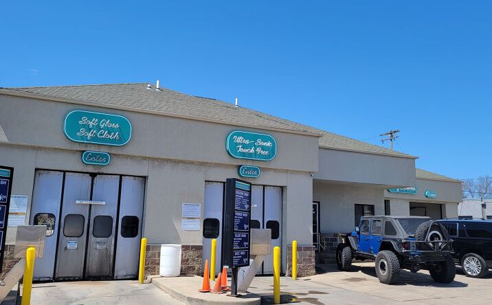 Pictures of Retail property located at 2821 S Minnesota Ave, Sioux Falls, SD 57105 for sales - image #1
