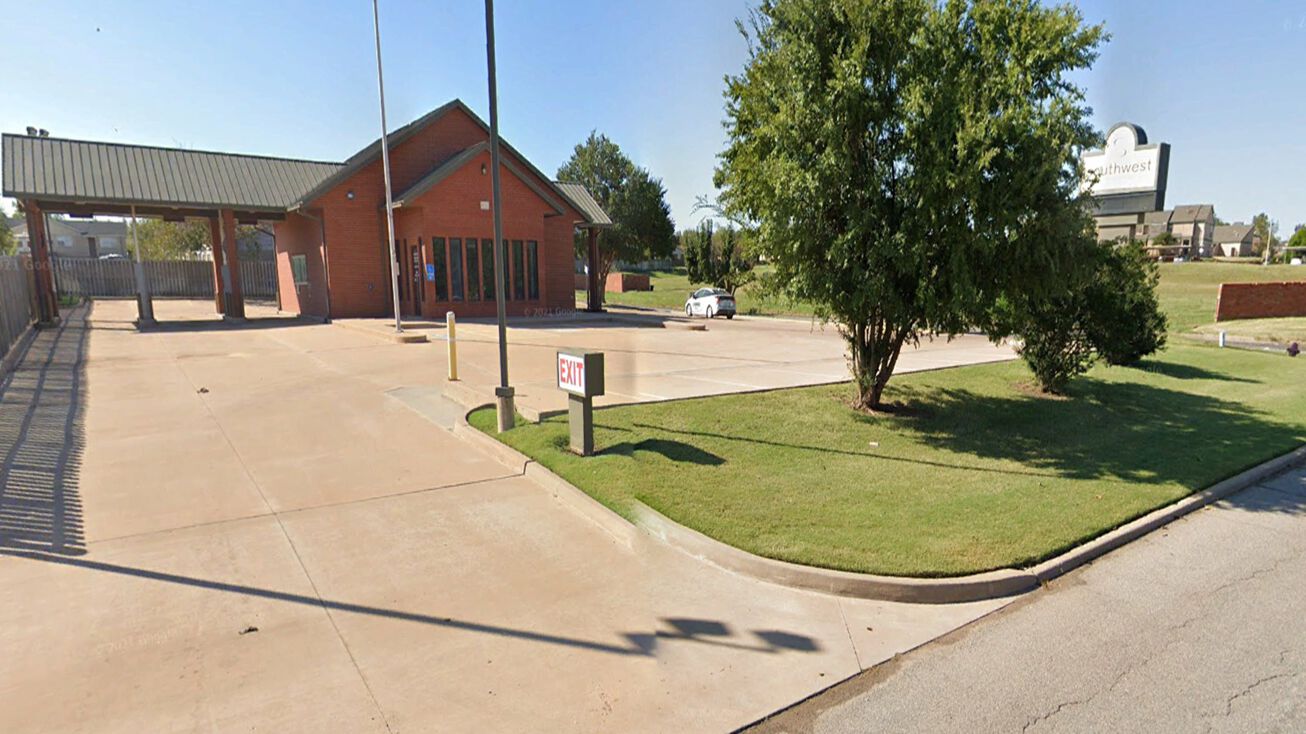 Pictures of Retail property located at 2 SW 69th St, Lawton, OK 73505 for sales - image #1