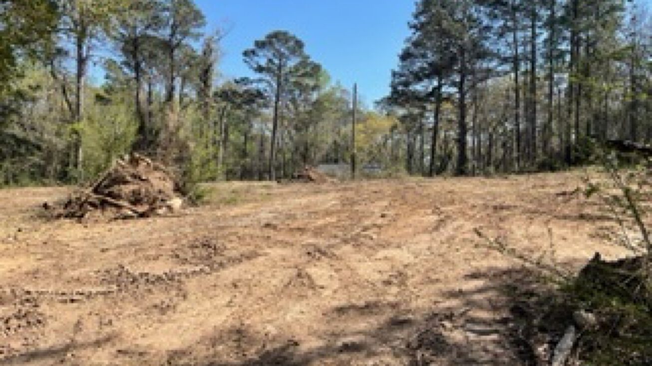 906 Boone Dr, Phenix City, AL 36867