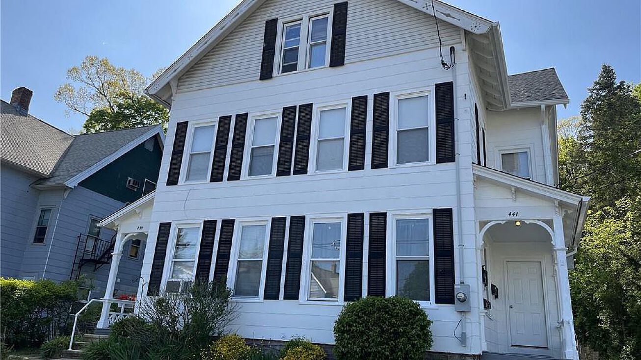 439 West St, Bristol, CT 06010