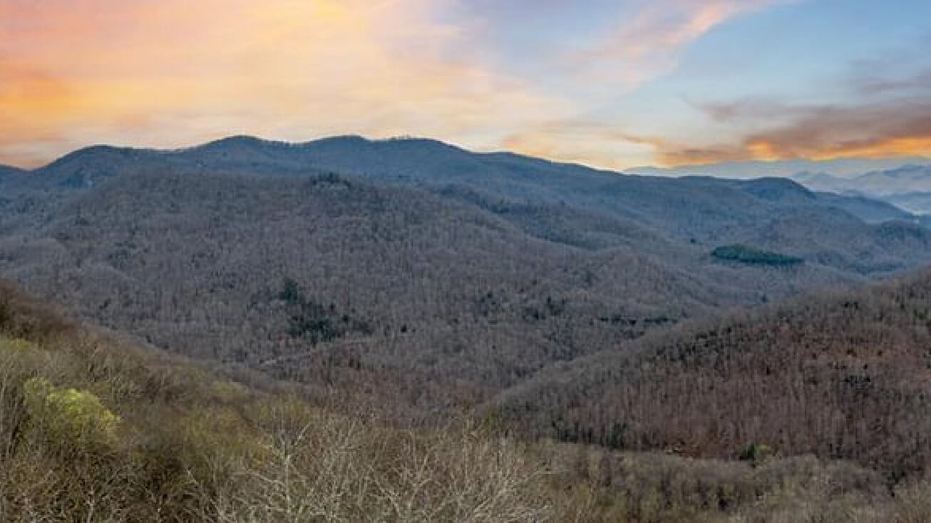 Pilot Knob Rd, Glenville, NC 28736