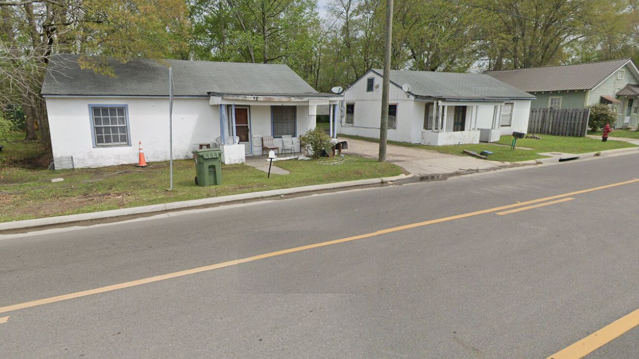 Pictures of Multifamily property located at 655 W 4th St, Hattiesburg, MS 39401 for sales - image #1