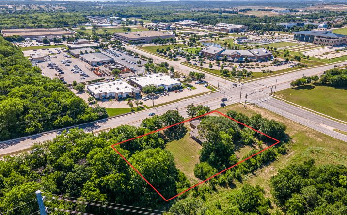 Pictures of Land property located at 524 S Loop 288, Denton, TX 76205 for sales - image #1
