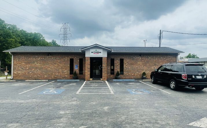 Pictures of Retail property located at 1725 N Limestone St, Gaffney, SC 29340 for sales - image #1