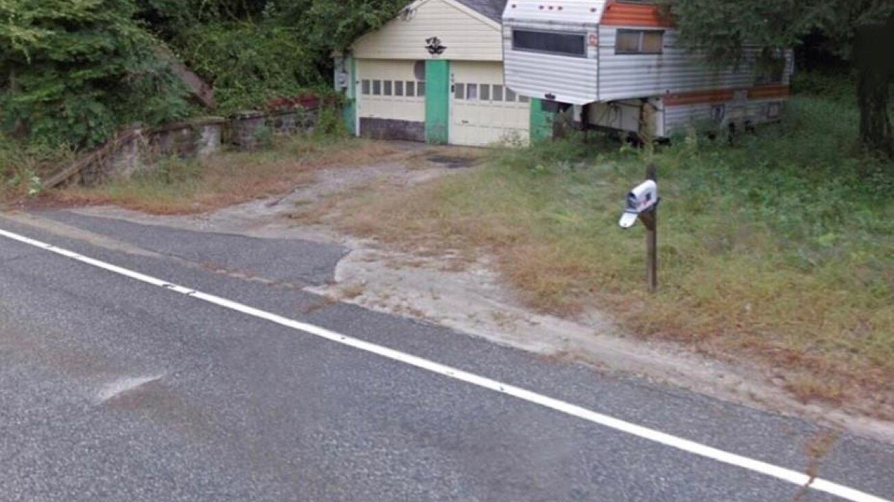 365 Riverside Dr, Thompson, CT 06255