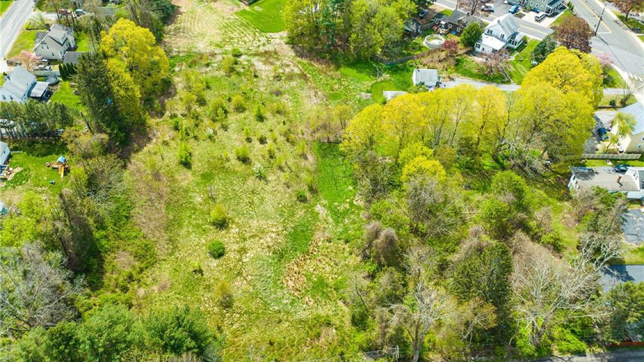 6 Broad St, Killingly, CT 06239