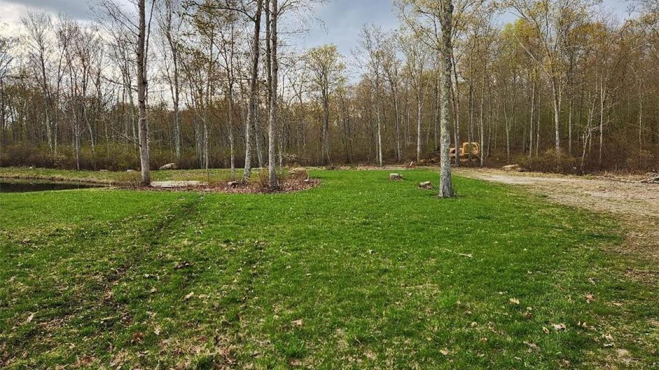 135 Parker Rd, Hampton, CT 06427