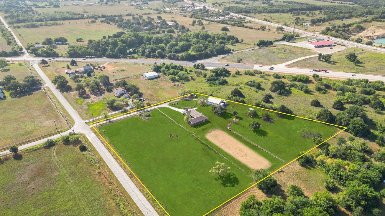 3210 Fishtrap Rd, Cross Roads, TX 76227