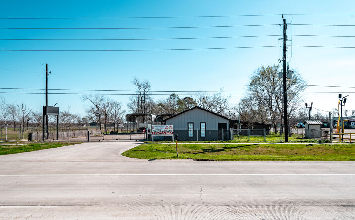 Pictures of Retail property located at 21014 FM 2100, Crosby, TX 77532 for sales - image #1