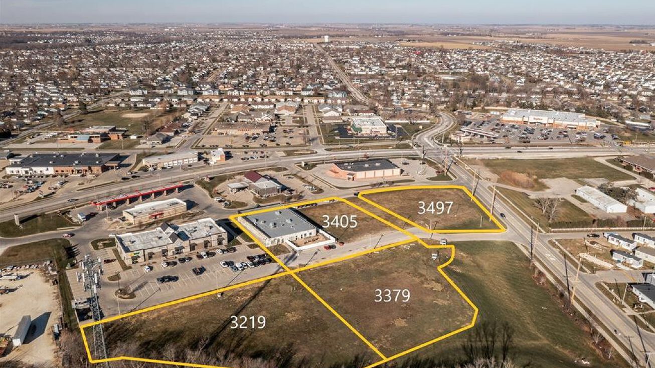 Pictures of Land property located at 3379 7th Ave, Marion, IA 52302 for sales - image #1