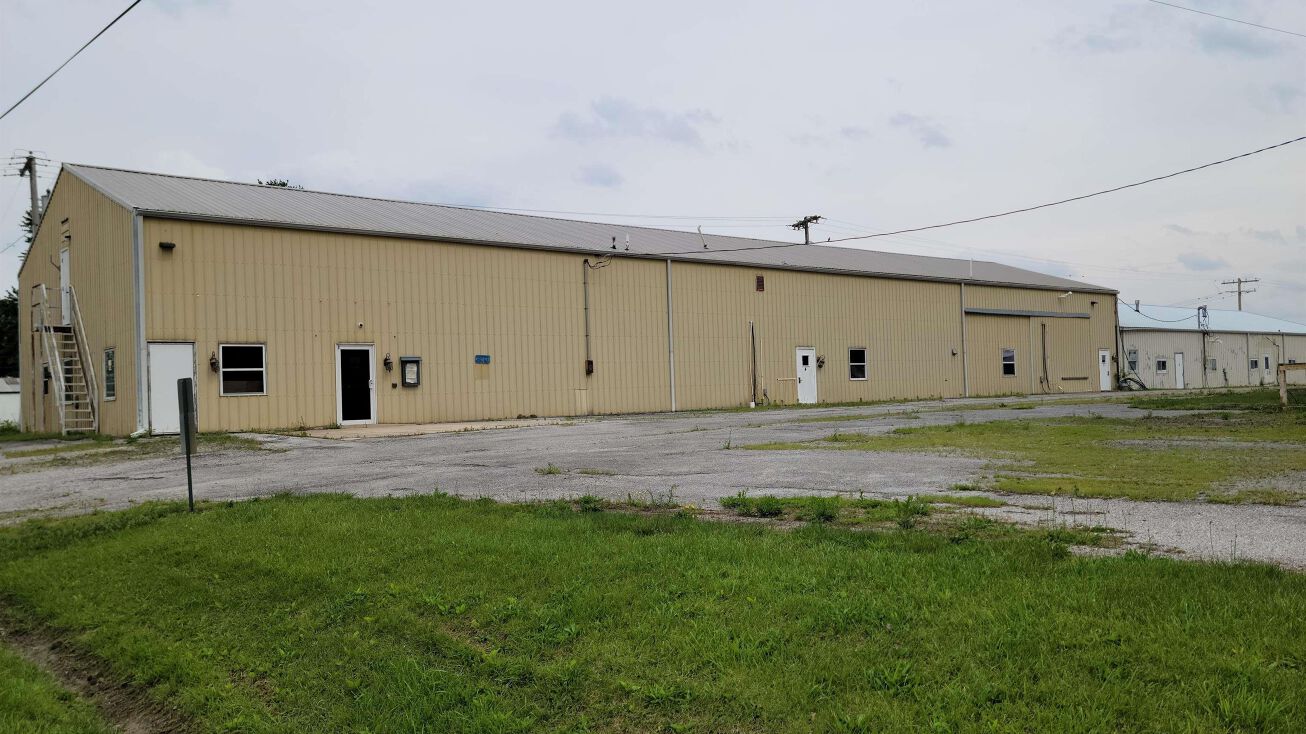 1020 E RANDOLPH Street, McLeansboro, IL 62859