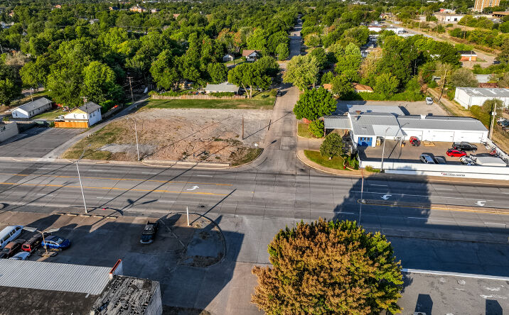 Pictures of Retail property located at 803 SW 2nd St, Lawton, OK 73501 for sales - image #1