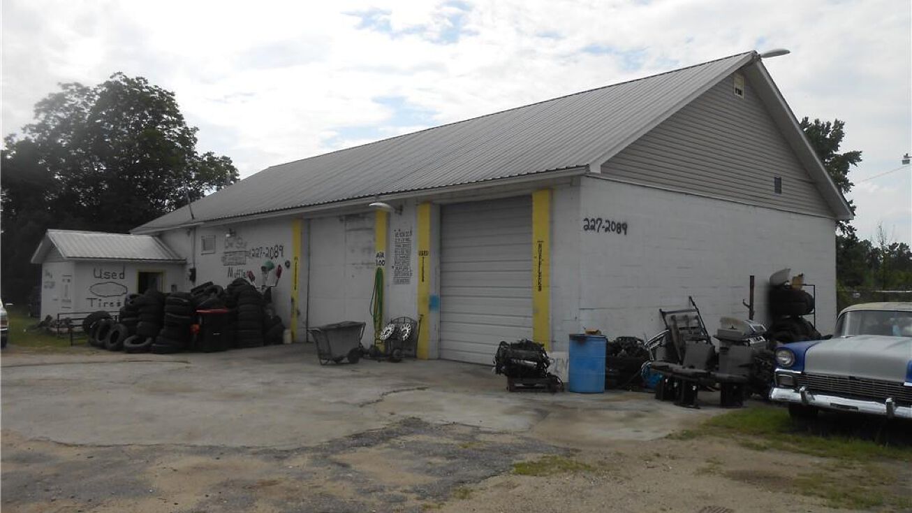 1100 W. Maxton Road, Red Springs, NC 28377 Special Purpose Property for Sale 1100 W. Maxton Road