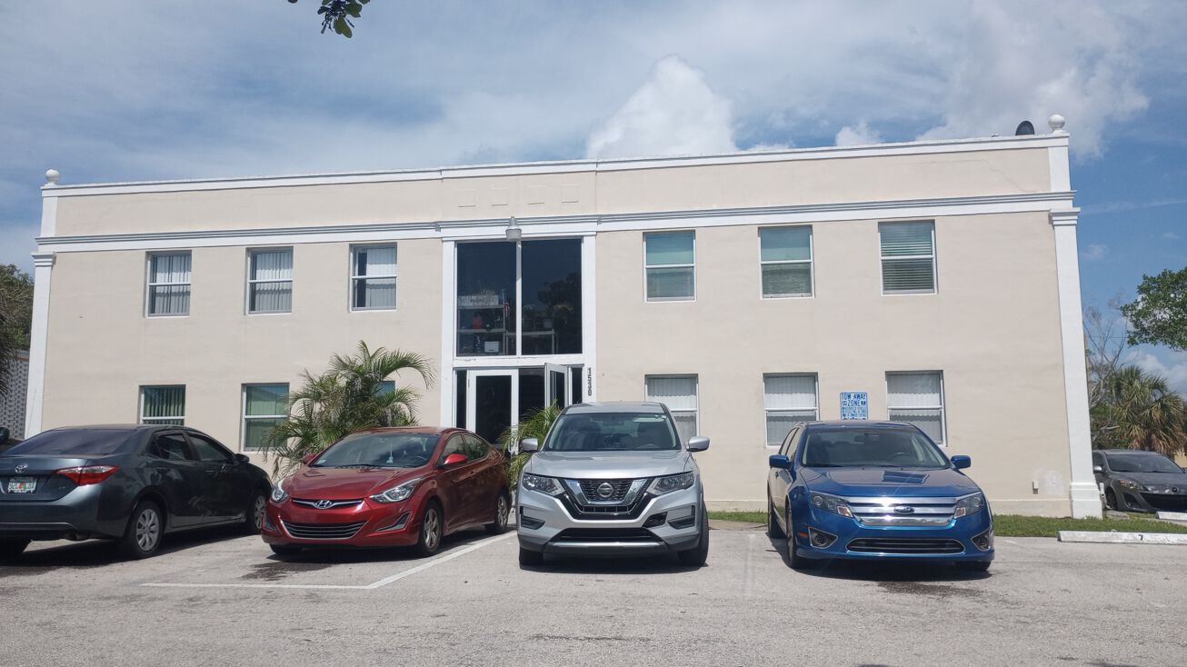 1530 Crescent Cir, West Palm Beach, FL 33403 Multifamily Property for