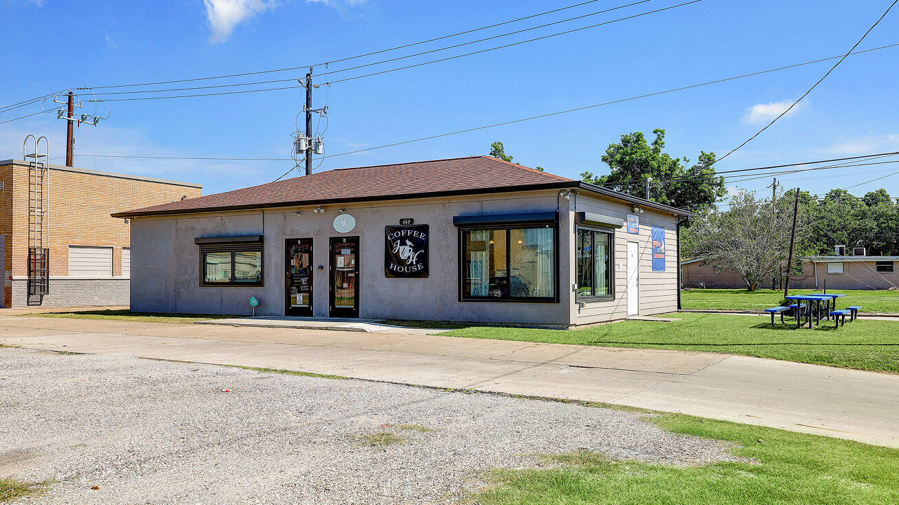 660 W Texas Ave, Baytown, TX 77520 | Crexi.com - Commercial Real Estate For Sale In Texas