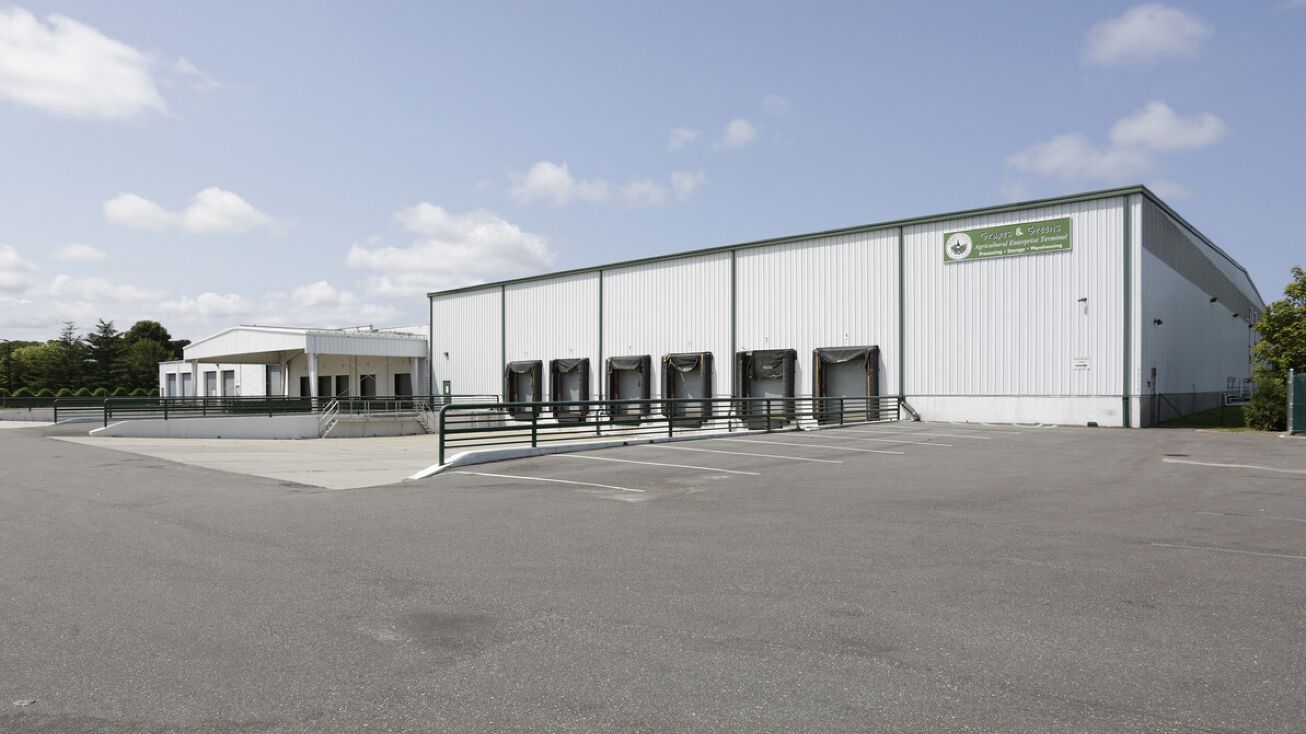 2711 Sound Ave, Calverton, NY 11933