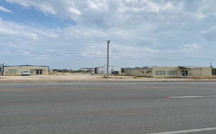 Pictures of Industrial, Office, Retail property located at 1224 S Oak St, Pearsall, TX 78061 for sales - image #1