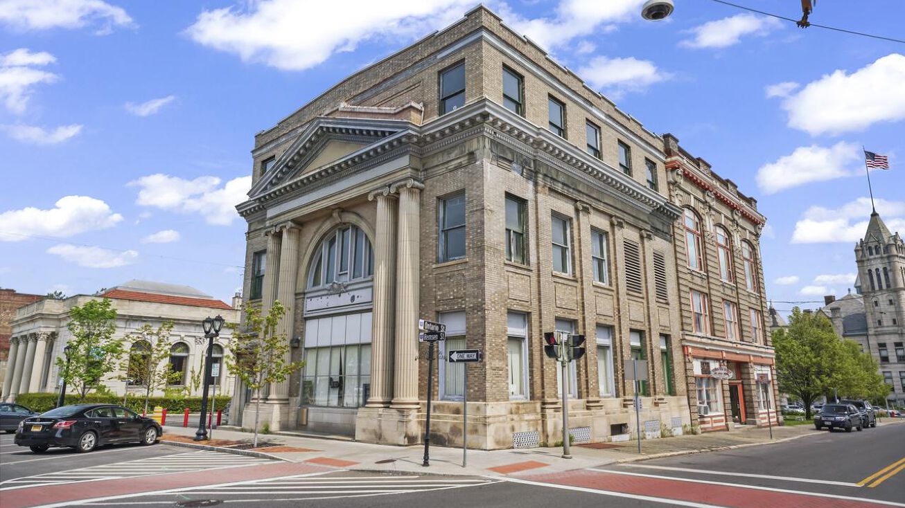 91 Remsen St, Cohoes, NY 12047