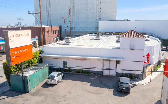 image of property at 6820 SANTA MONICA BLVD Los Angeles CA 90038-1114