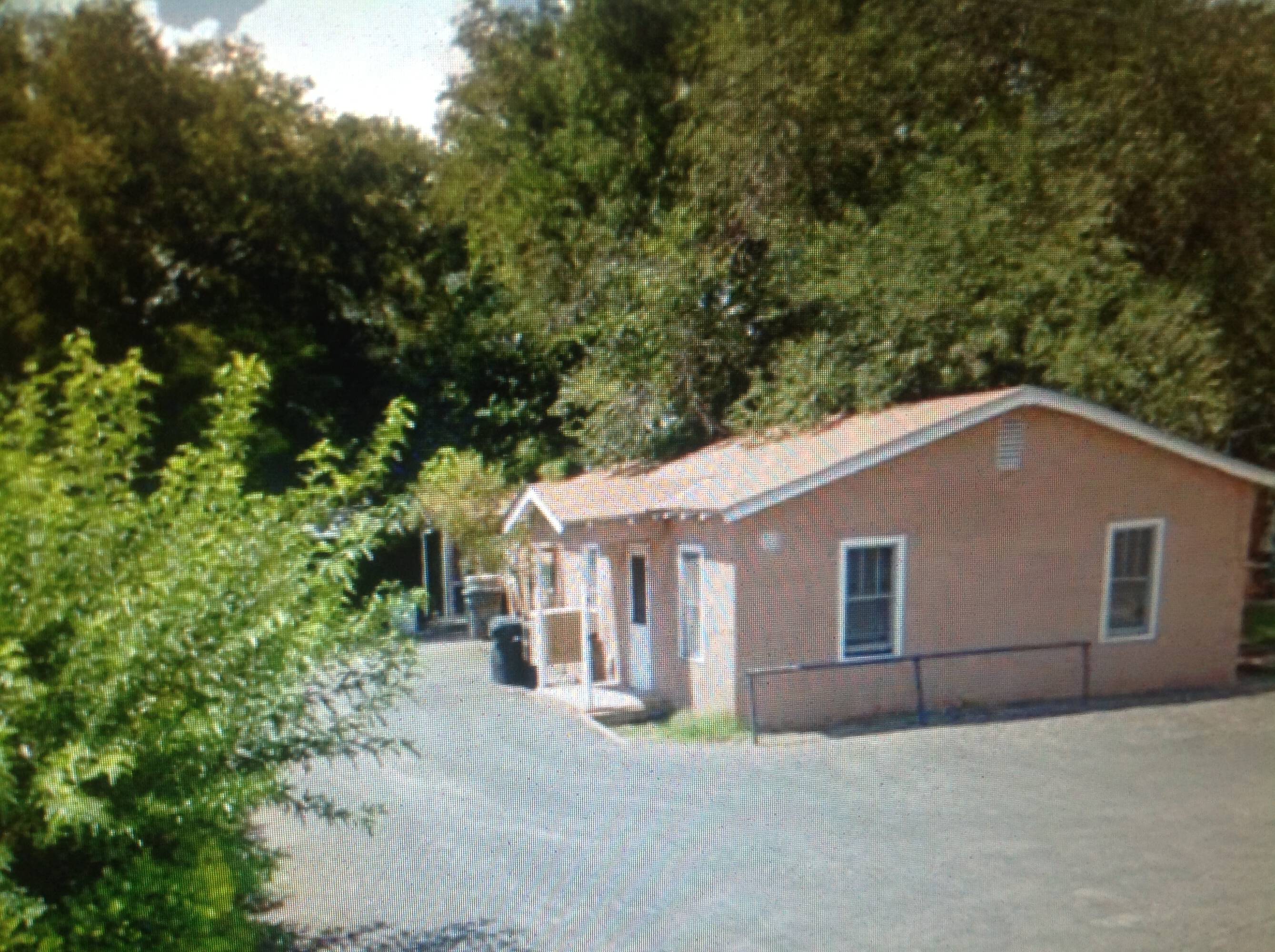 163 Riverside Dr SW  