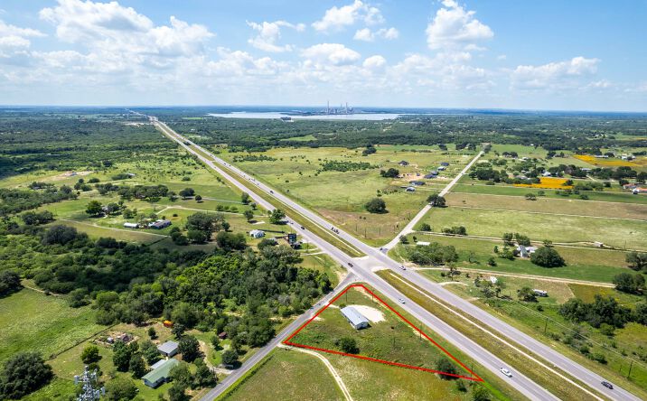 Pictures of Retail property located at 51 County Rd 150, San Antonio, TX 78223 for sales - image #1