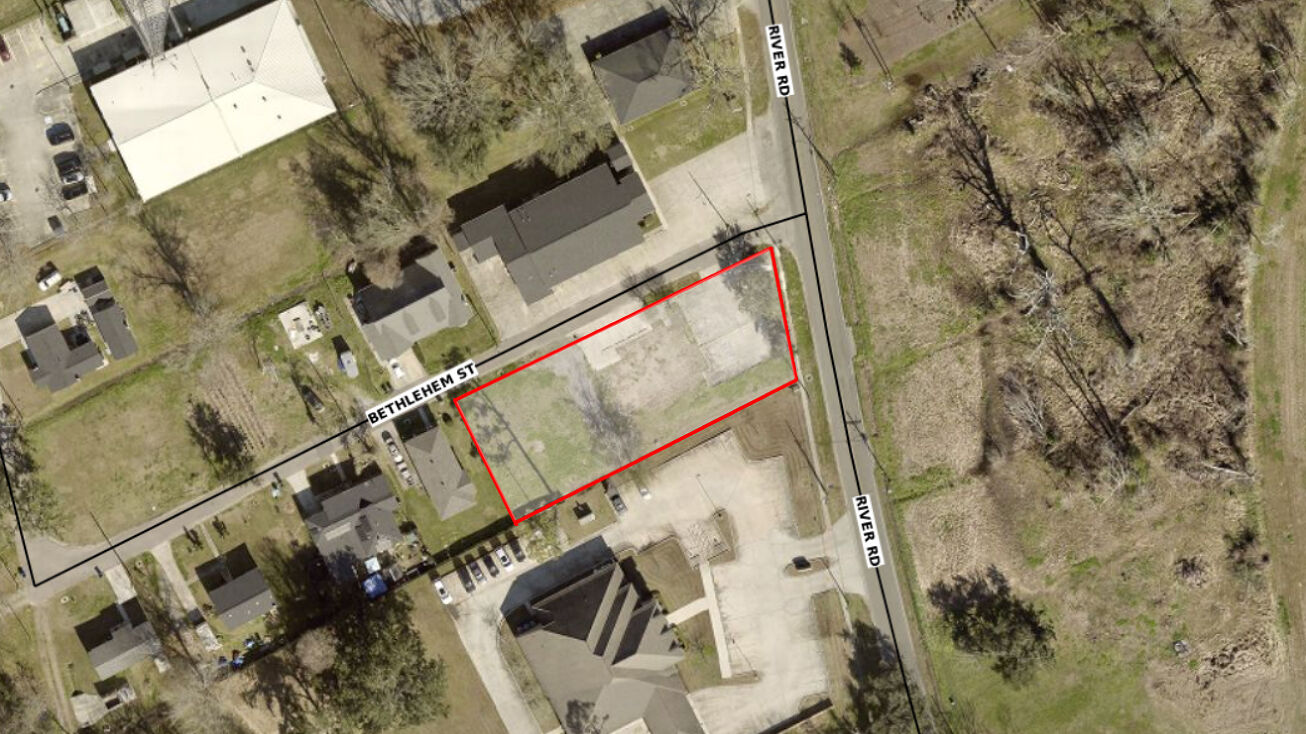 14981 River Rd, Hahnville, LA 70057