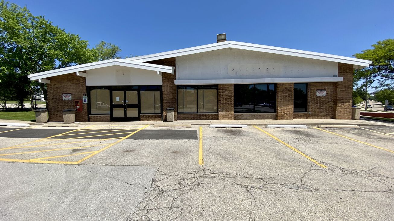 301 N Cass Ave, Westmont, IL 60559