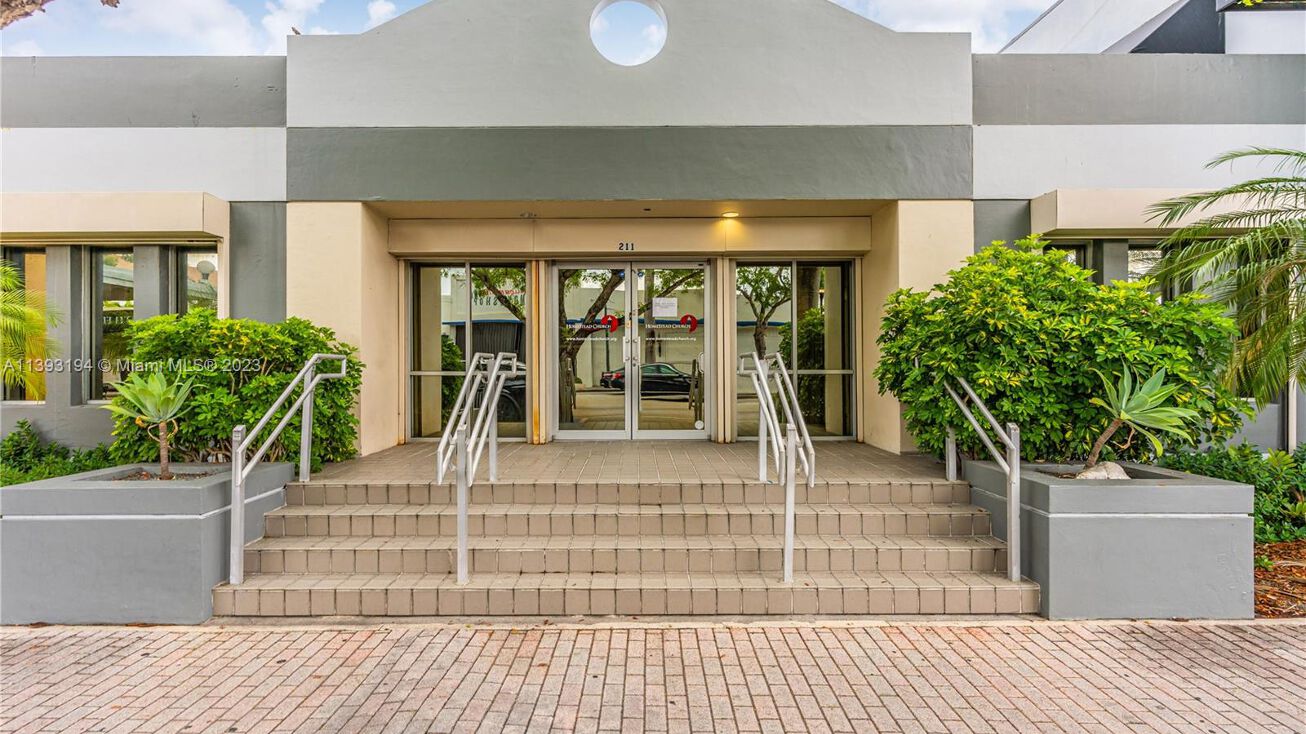 211 N Krome Ave, Homestead, FL 33030