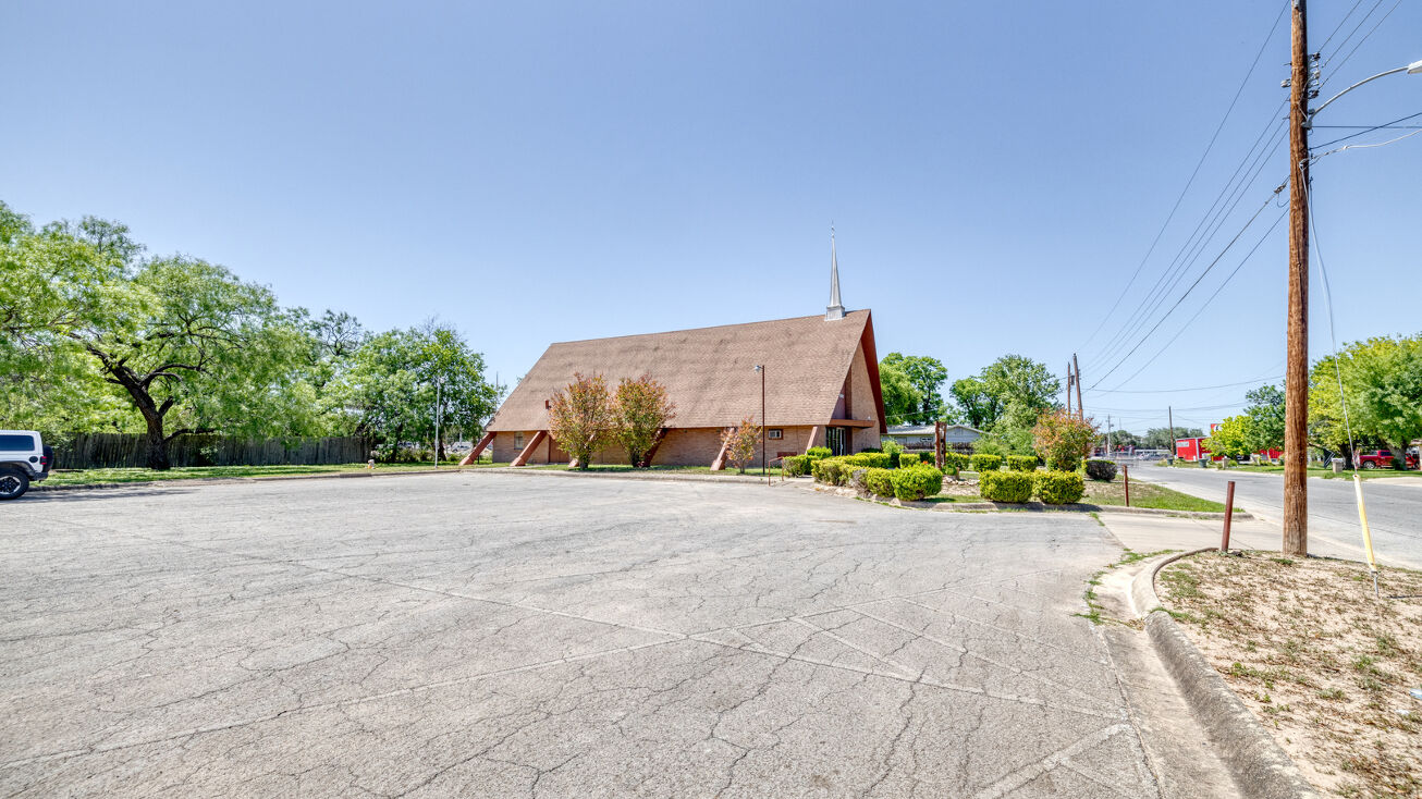 121 Ruth St, Uvalde, TX 78801 Retail Property for Sale Streams of