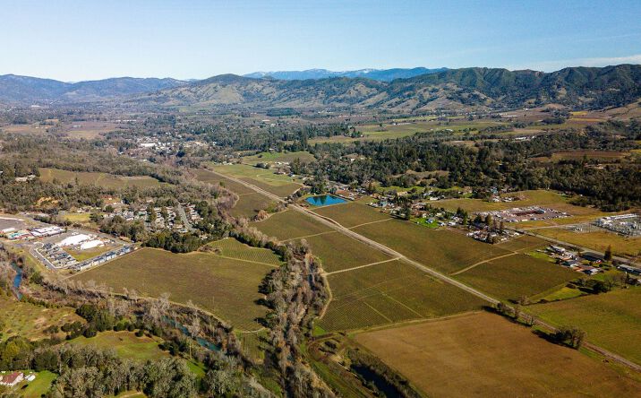 8000 East Rd, Redwood Valley, CA 95470