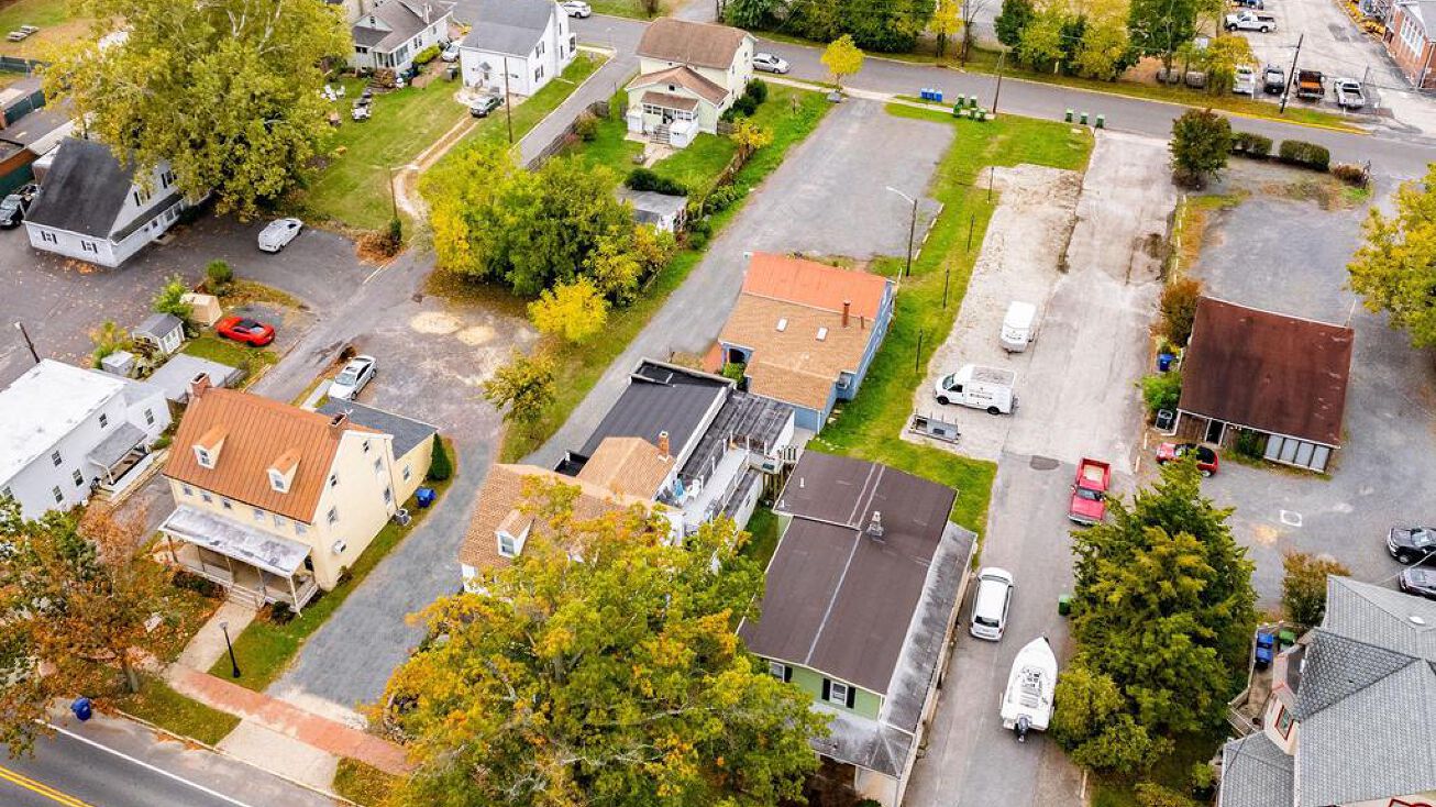 25 E Main St, Evesham, NJ 08053