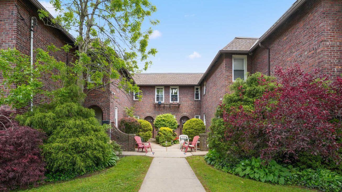 11 Burbank Ave, Staten Island, NY 10306