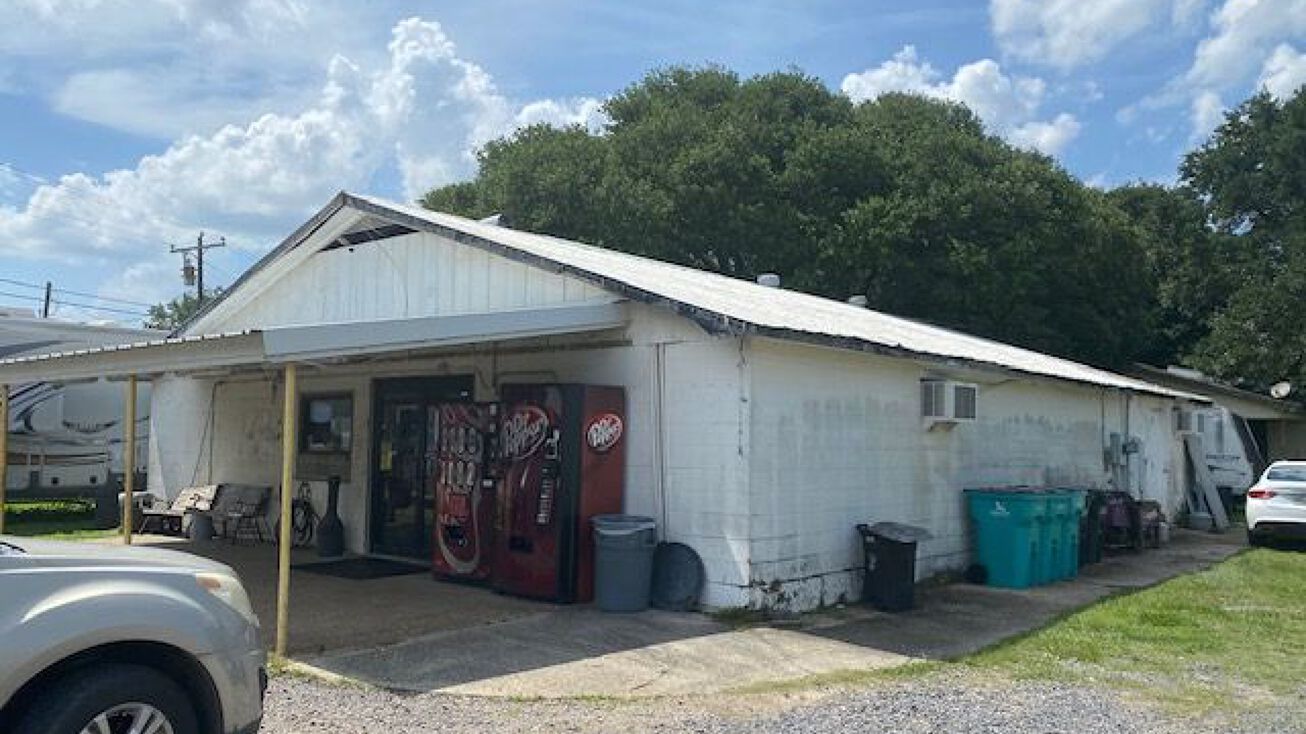 114 Fontenot Rd, Opelousas, LA 70570