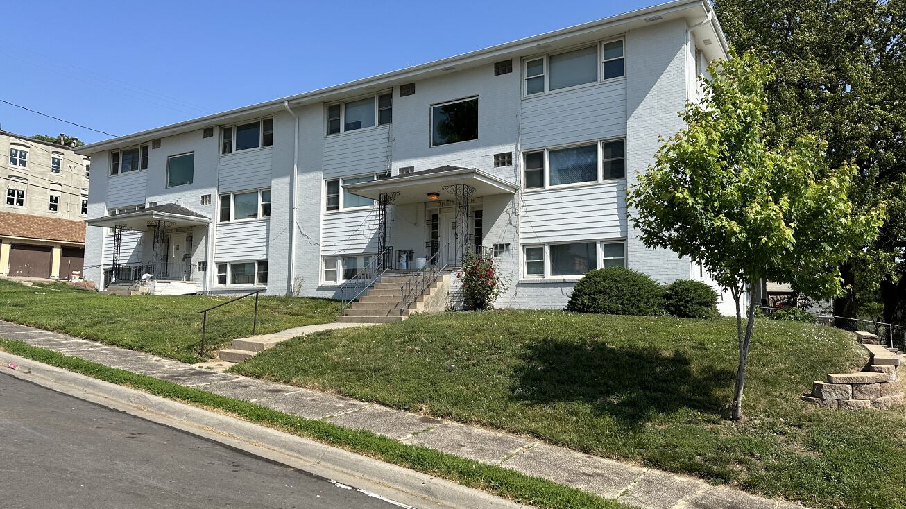 1056 S 29th St, Omaha, NE 68105