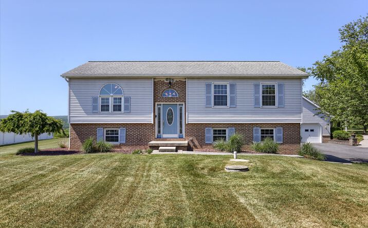 Pictures of Industrial, Mixed Use, Office, Retail property located at 625 Brown Rd, Myerstown, PA 17067 for sales - image #1