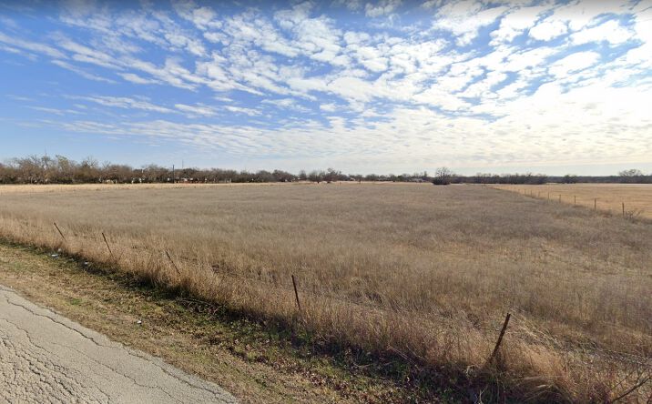 Pictures of Land property located at 2022 Duck Creek Rd, Sanger, TX 76266 for sales - image #1