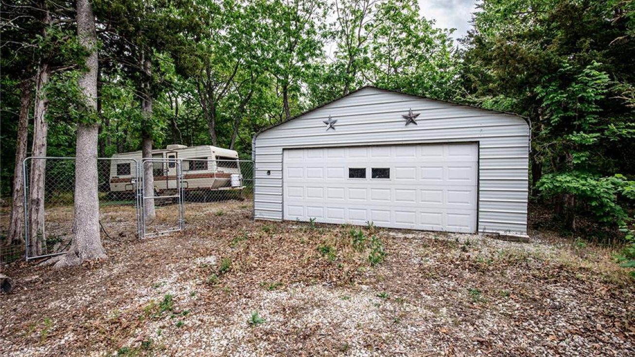 36 Maple Road, Mapleton, KS 66754