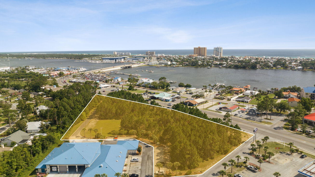 000 Thomas Drive, Panama City Beach, FL 32408