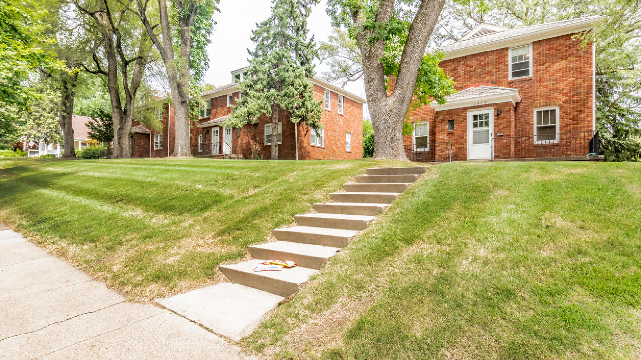 2505 N 52nd St, Omaha, NE 68104