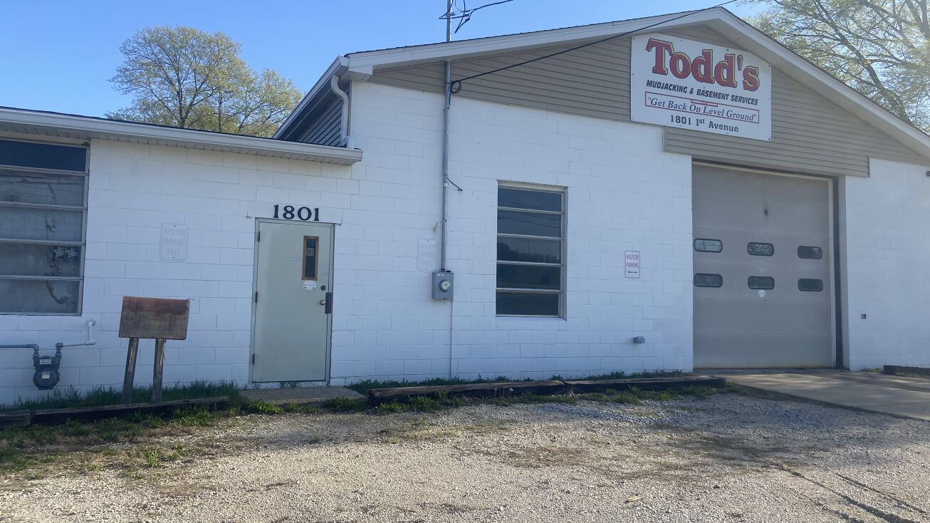 1727 1st Ave, Silvis, IL 61282